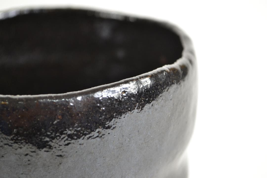 大徳寺高桐院塔頭上田義山師書付「瑞雲」黒茶碗　政所窯