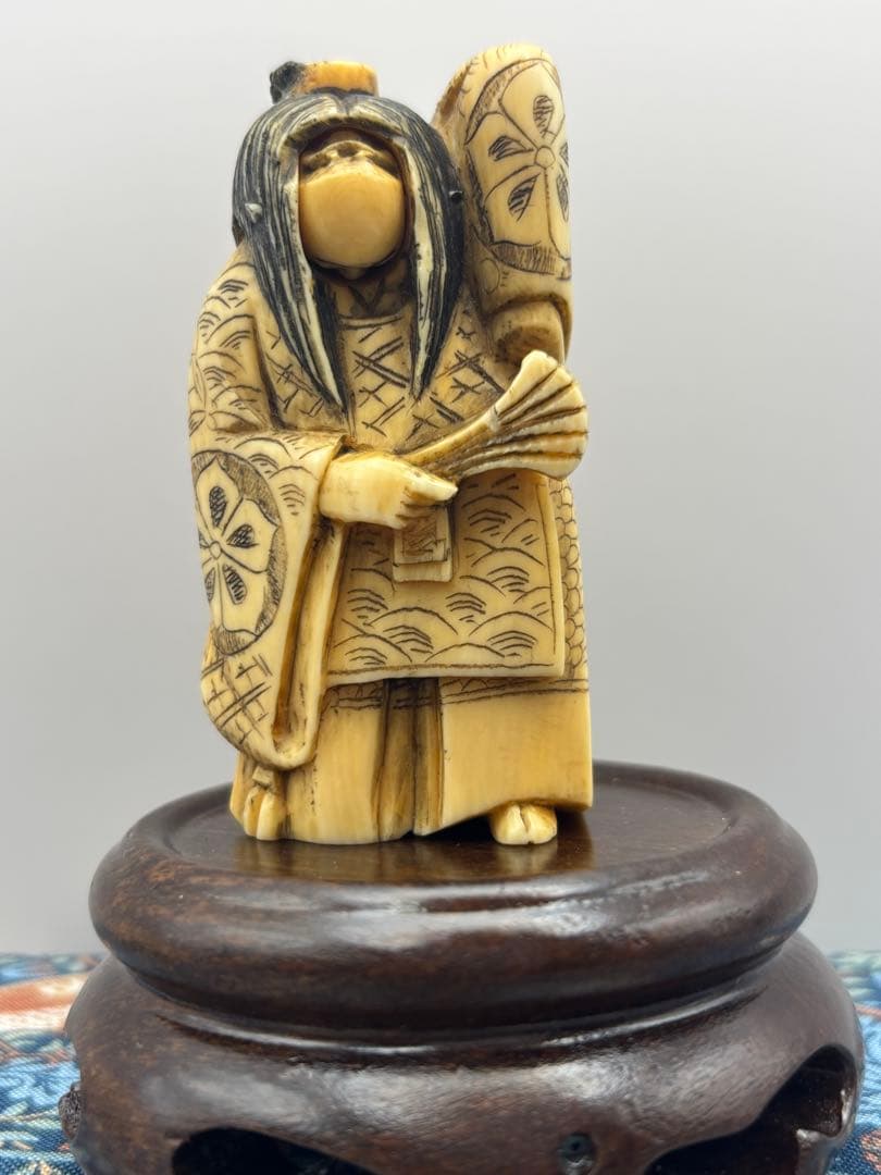 【極上】歌舞伎 時代提物 根付 銘有り　アンティーク　印籠