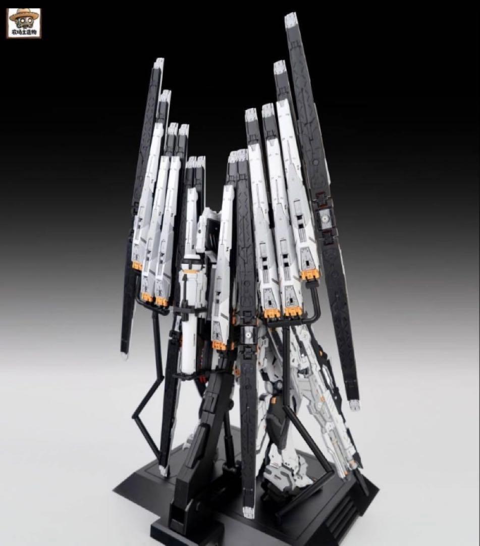 1/100 Fortune Cow νガンダム似　組立式プラモデル