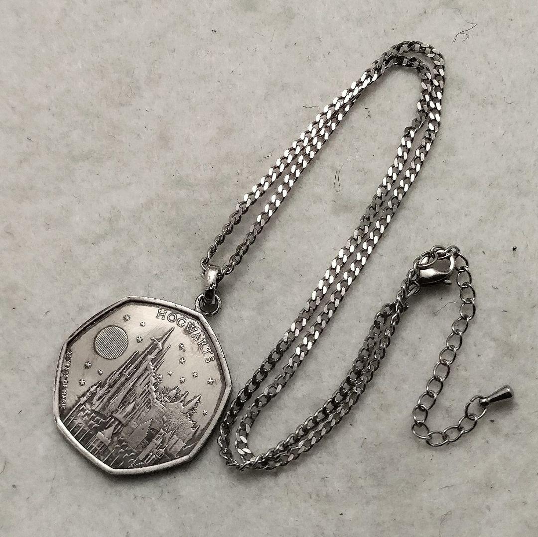 ハリー・ポッター　ホグワーツ城　イギリスのネックレス