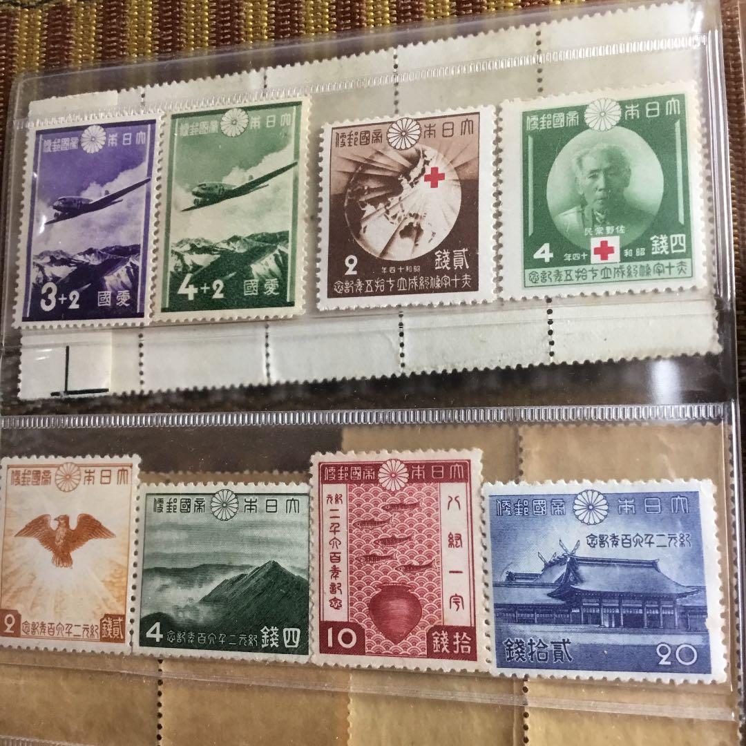 カタログ価32,960円！大正10年〜昭和19年記念切手29種81枚鑑賞シート入