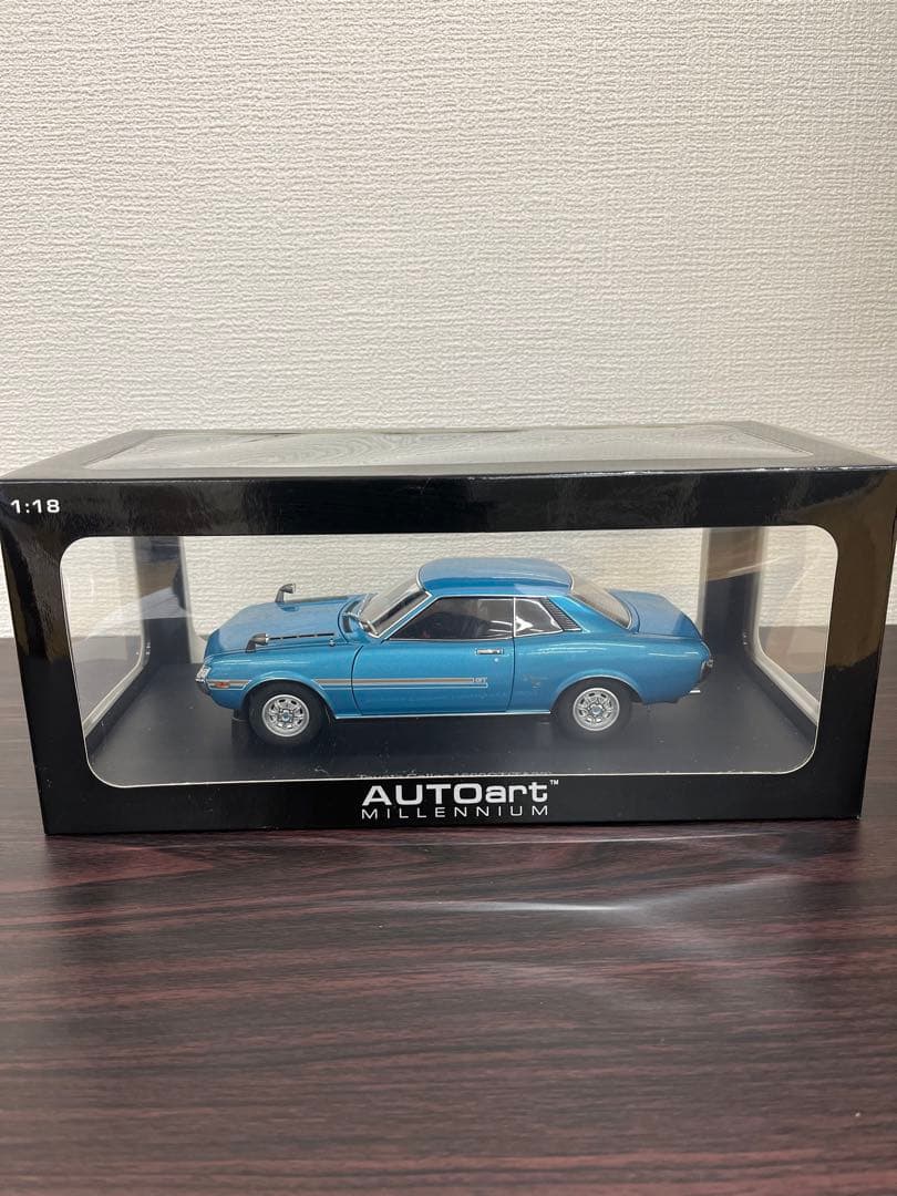 オートアート1/18トヨタ セリカ 1600GT ターコイズブルー