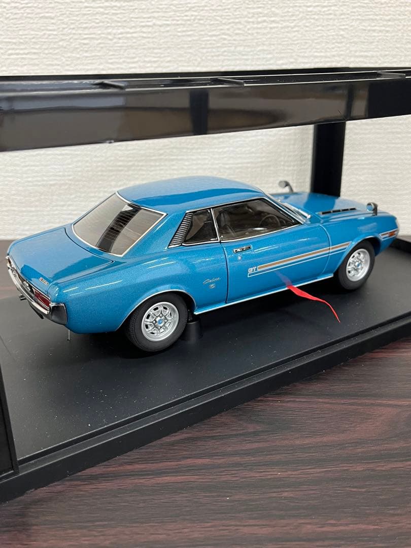 オートアート1/18トヨタ セリカ 1600GT ターコイズブルー
