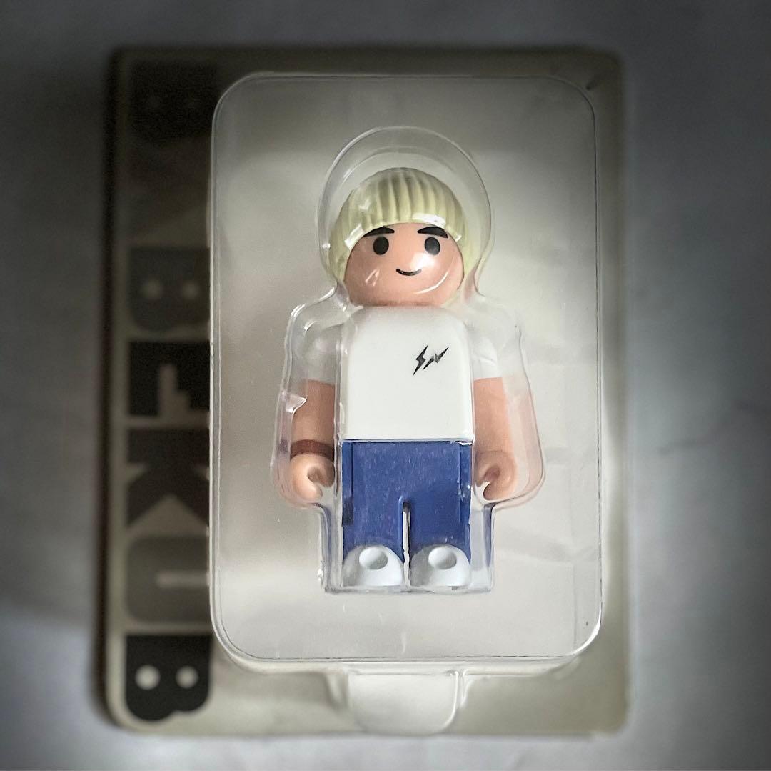 藤原ヒロシ BABEKUB フィギュア