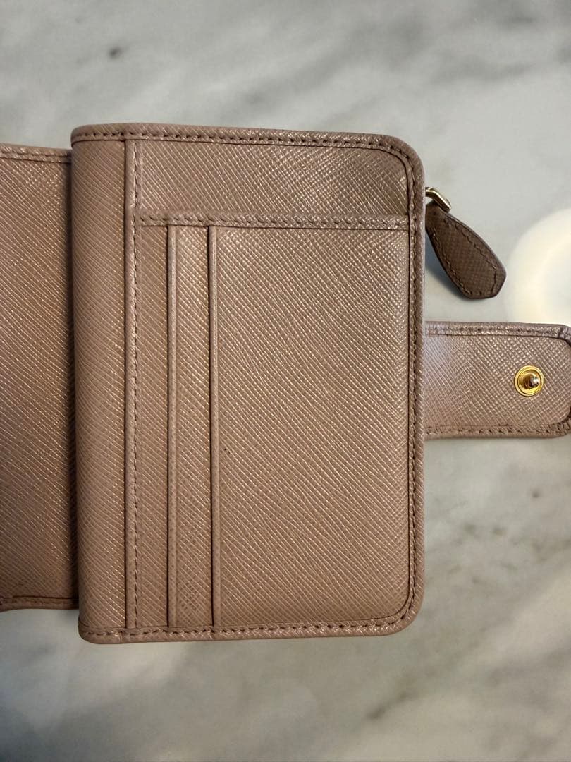 PRADA サフィアーノレザー財布　ピンクベージュ