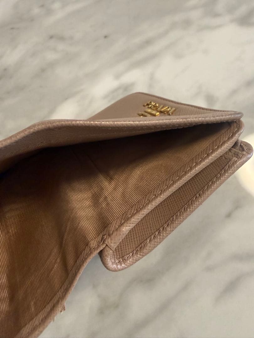 PRADA サフィアーノレザー財布　ピンクベージュ