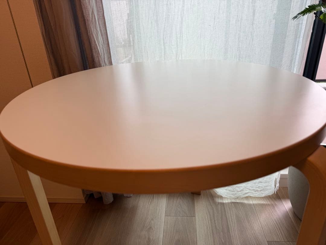 専用　Artek 90B ラウンドテーブル　ホワイトラミネート