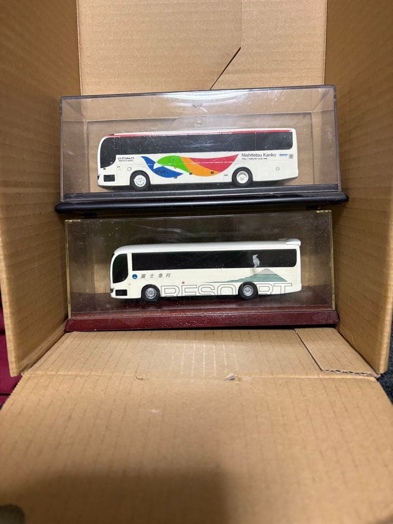 西工製の高速バスモデル2台セット 1:80スケール