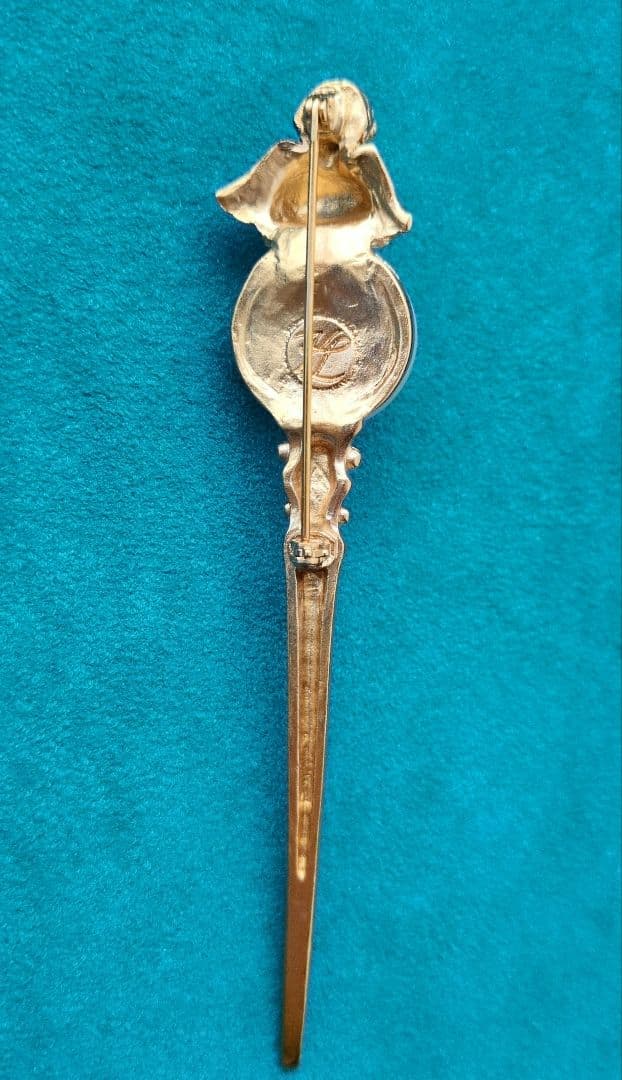 カールラガーフェルド　ヴィンテージ 天使のパールブローチ