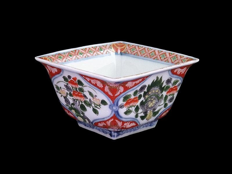 大聖寺伊万里　金襴手　牡丹に岩　獅子に牡丹の図　四方角向付　B335AS-CVg