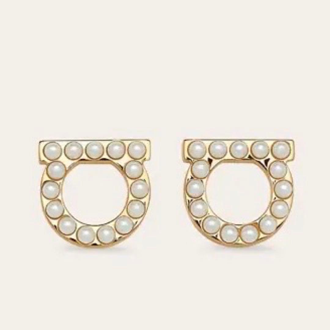【美品】Ferragamo ガンチーニ パールピアス フェラガモ ゴールド