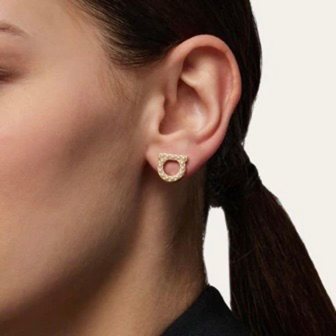 【美品】Ferragamo ガンチーニ パールピアス フェラガモ ゴールド