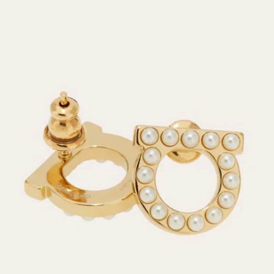 【美品】Ferragamo ガンチーニ パールピアス フェラガモ ゴールド