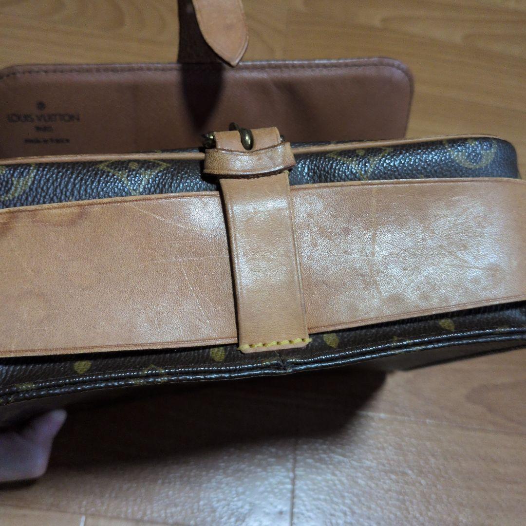 LOUISVUITTONショルダーバック