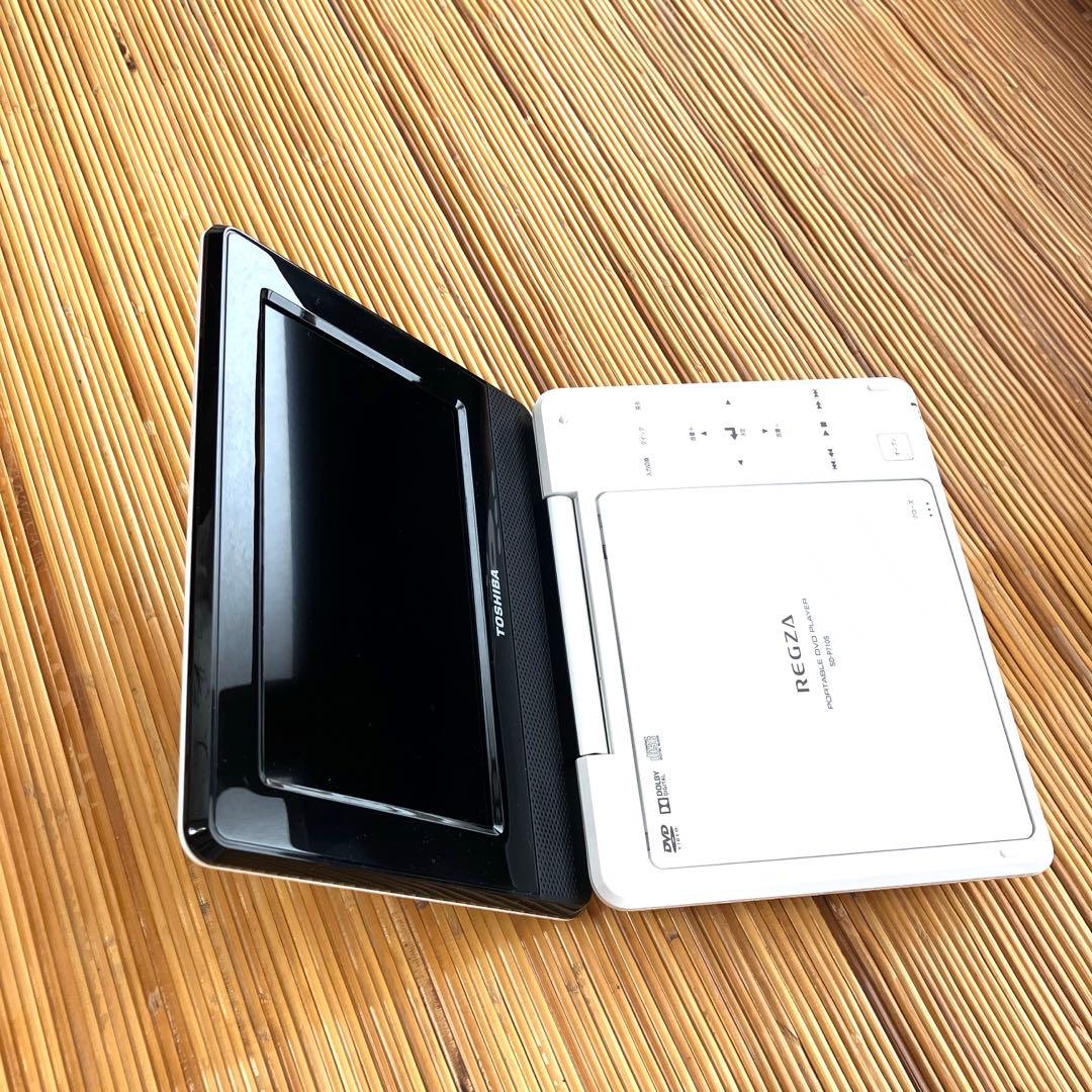 【美品】東芝　REGZA ポータブルDVDプレーヤー　SD-P710SW