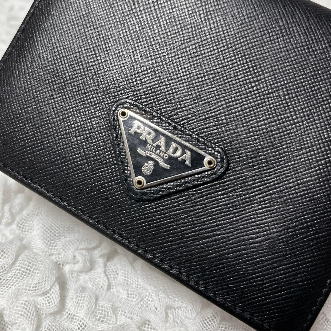美品✨PRADA サフィアーノ　二つ折り財布　コンパクトウォレット　レザー　黒