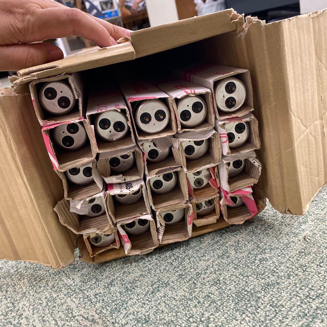 蛍光灯　40W型　21本　TOSHIBA FL40S・W