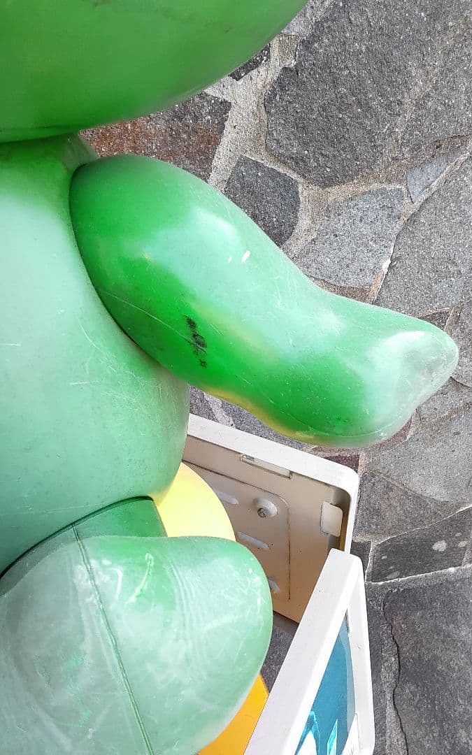 昭和レトロ　ケロちゃん台座つき