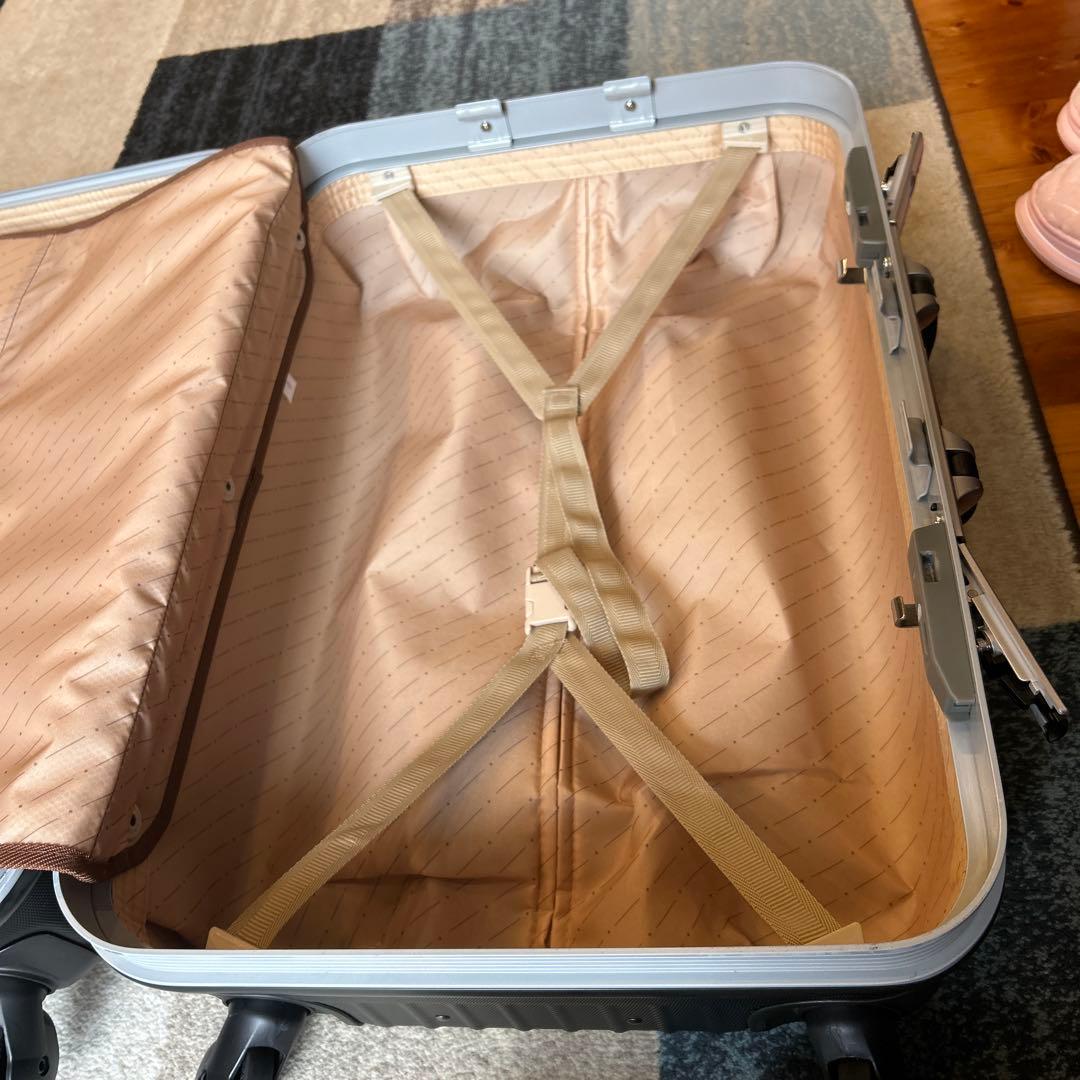 スーツケース、 72cm✖️29cm鍵付き