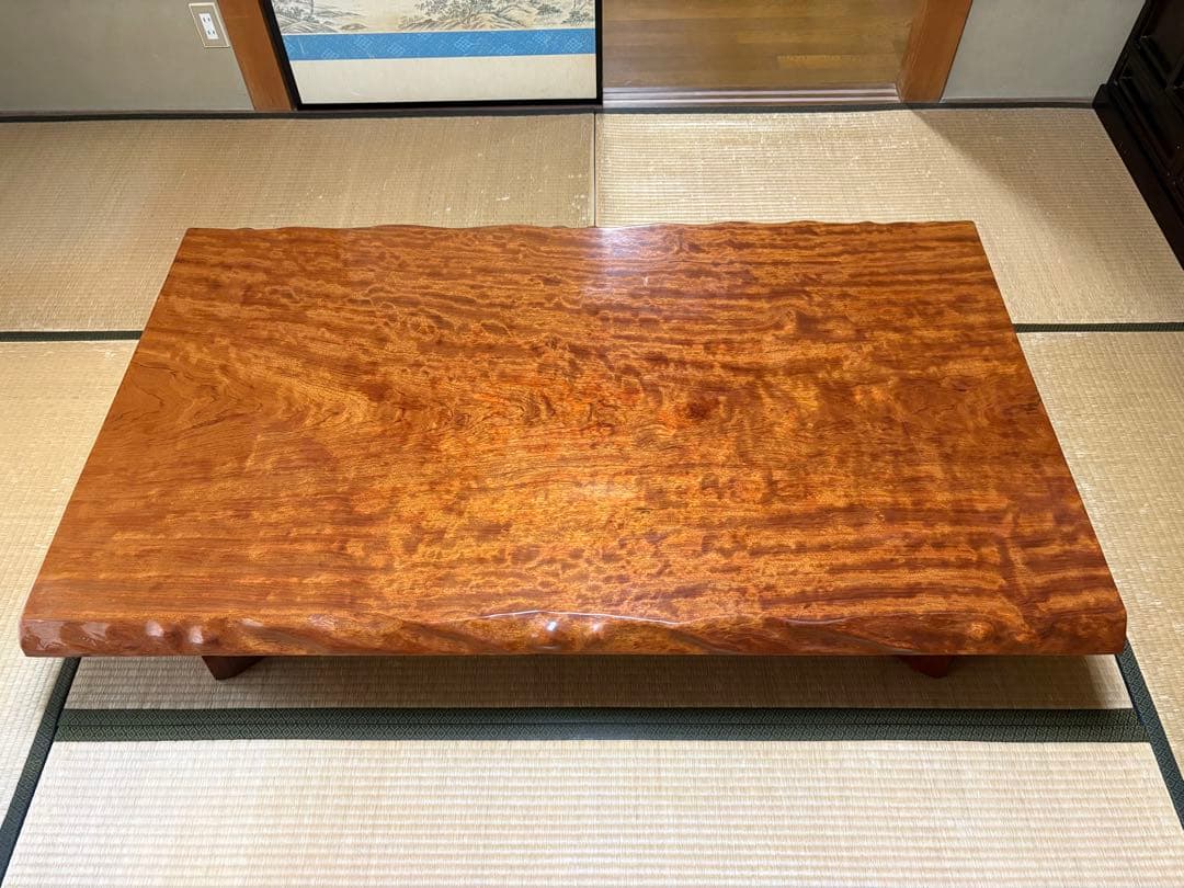 天然木（屋久杉かも）一枚板のテーブル　約152cm x 99cm