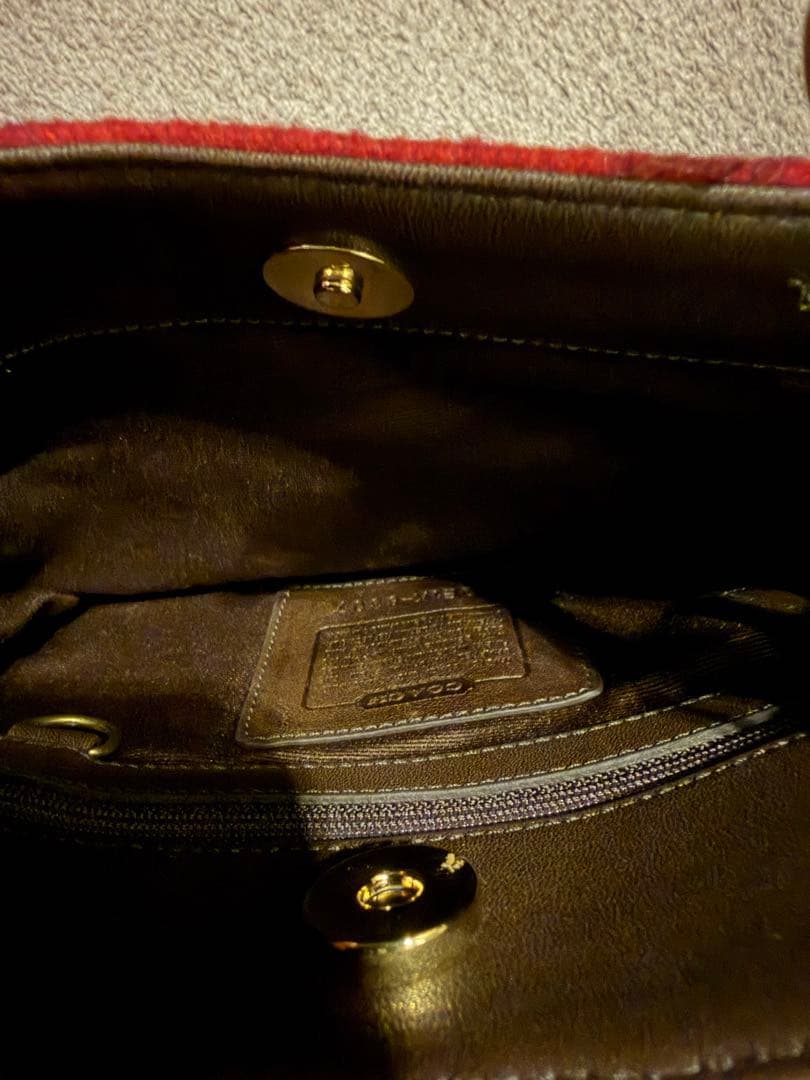 COACH 赤 ショルダーバッグ　コーチ　バッグ　ブランド