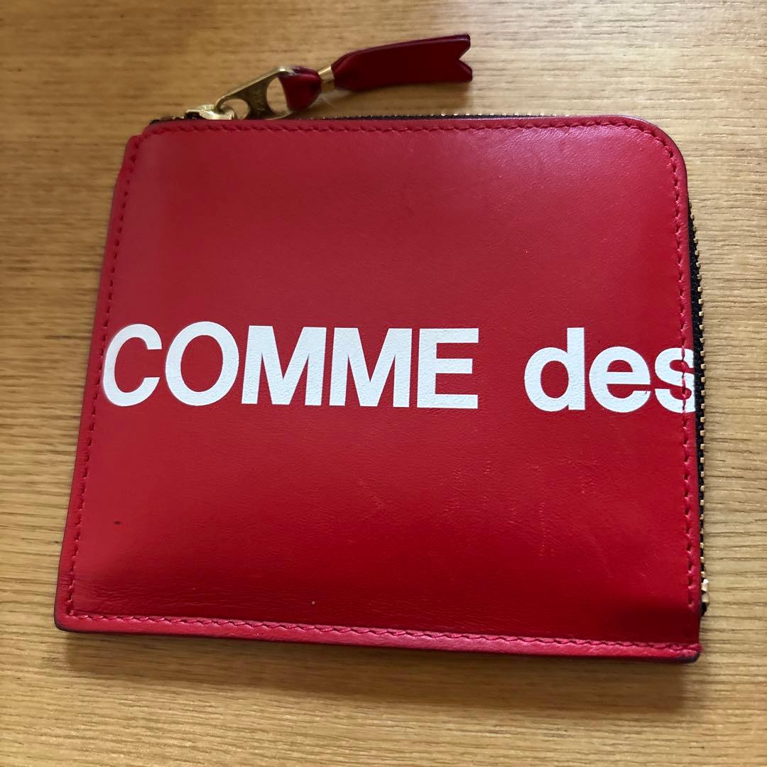 COMME des GARCONS ロゴ入りケース