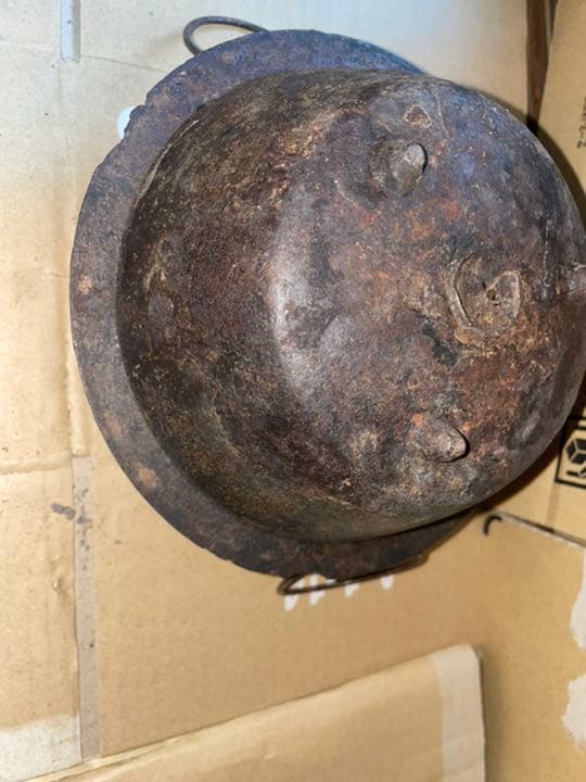 茶釜？　ご飯釜？　鉄器　骨董　アンティーク　釜　金寿堂　だと思います。