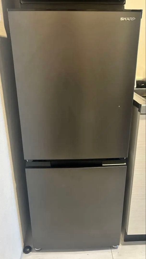 【美品】シャープ SHARP 冷蔵庫　SJ-D15H-H 152L 黒