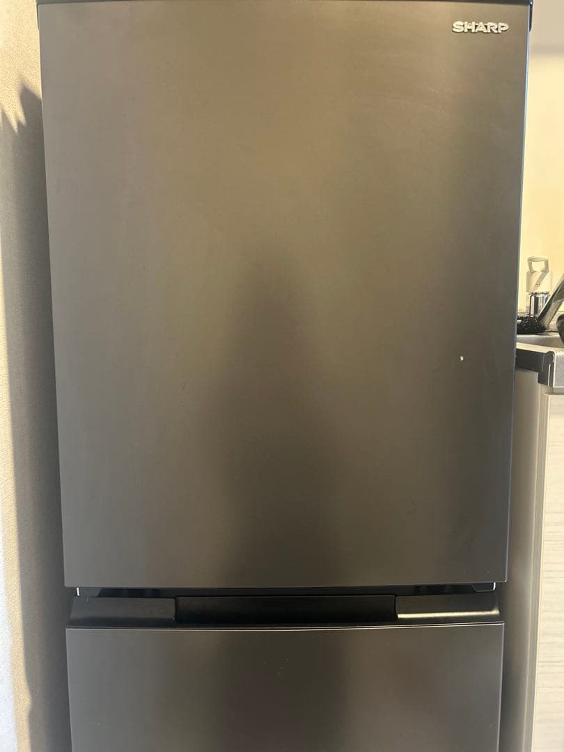 【美品】シャープ SHARP 冷蔵庫　SJ-D15H-H 152L 黒