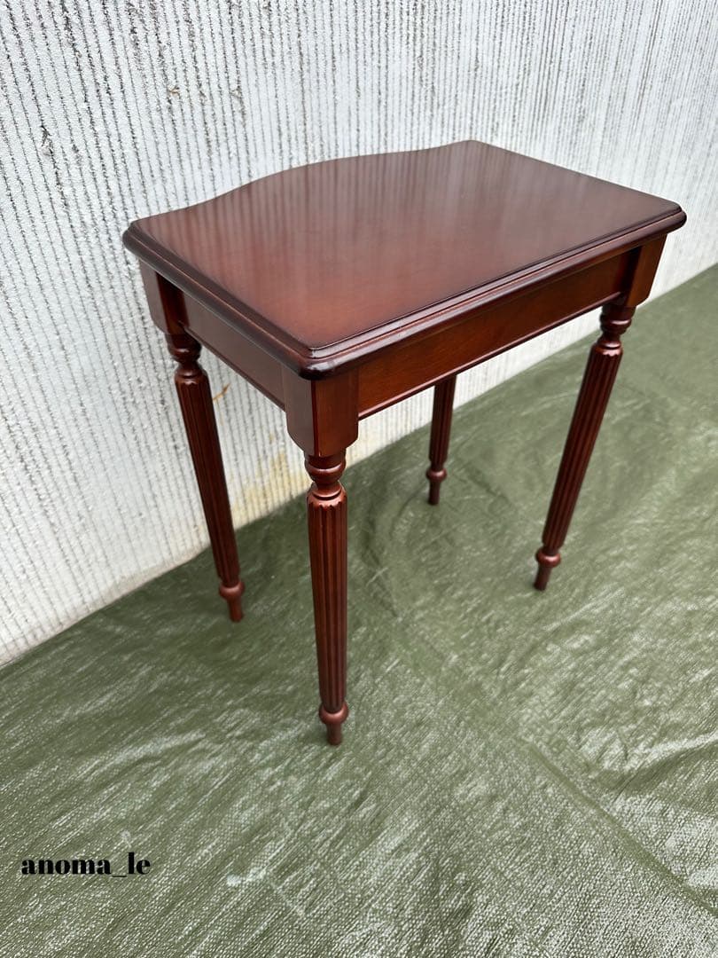 【サイドテーブル】UNIVERSAL　ユニバーサル　ナイトテーブル　花台　飾り台