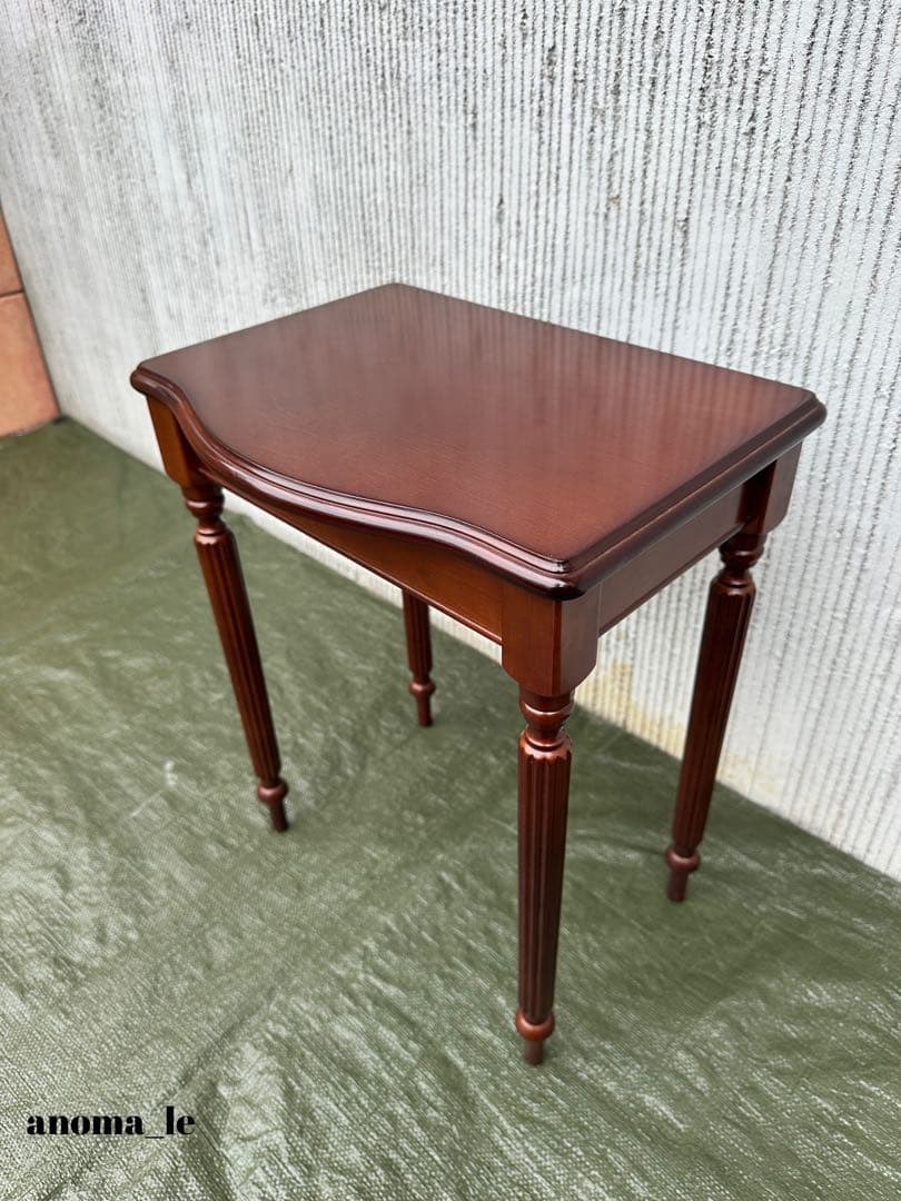 【サイドテーブル】UNIVERSAL　ユニバーサル　ナイトテーブル　花台　飾り台