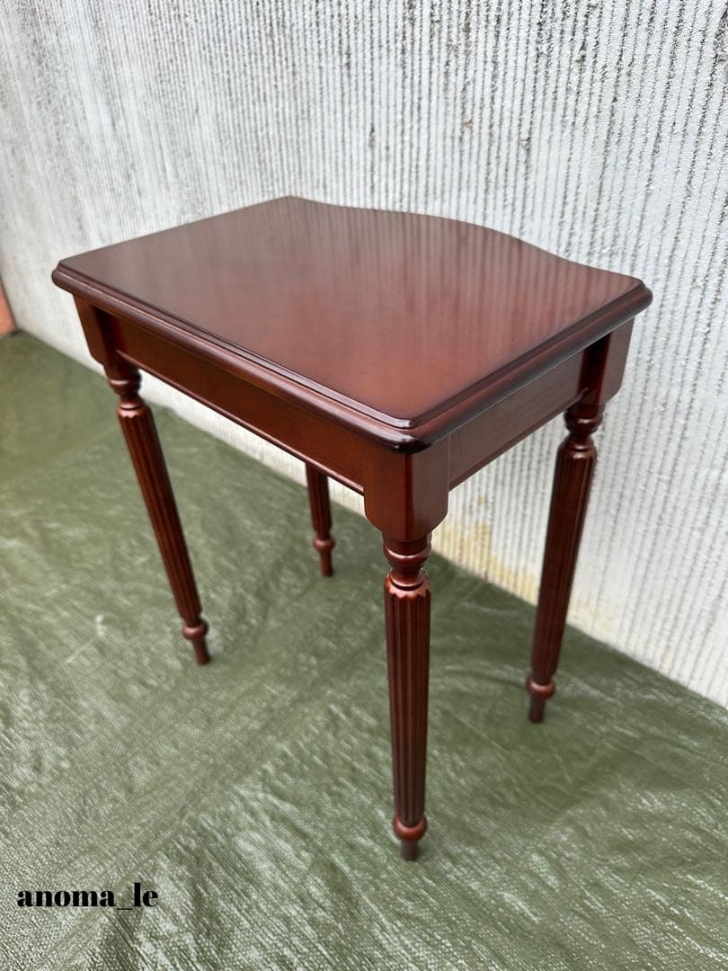 【サイドテーブル】UNIVERSAL　ユニバーサル　ナイトテーブル　花台　飾り台