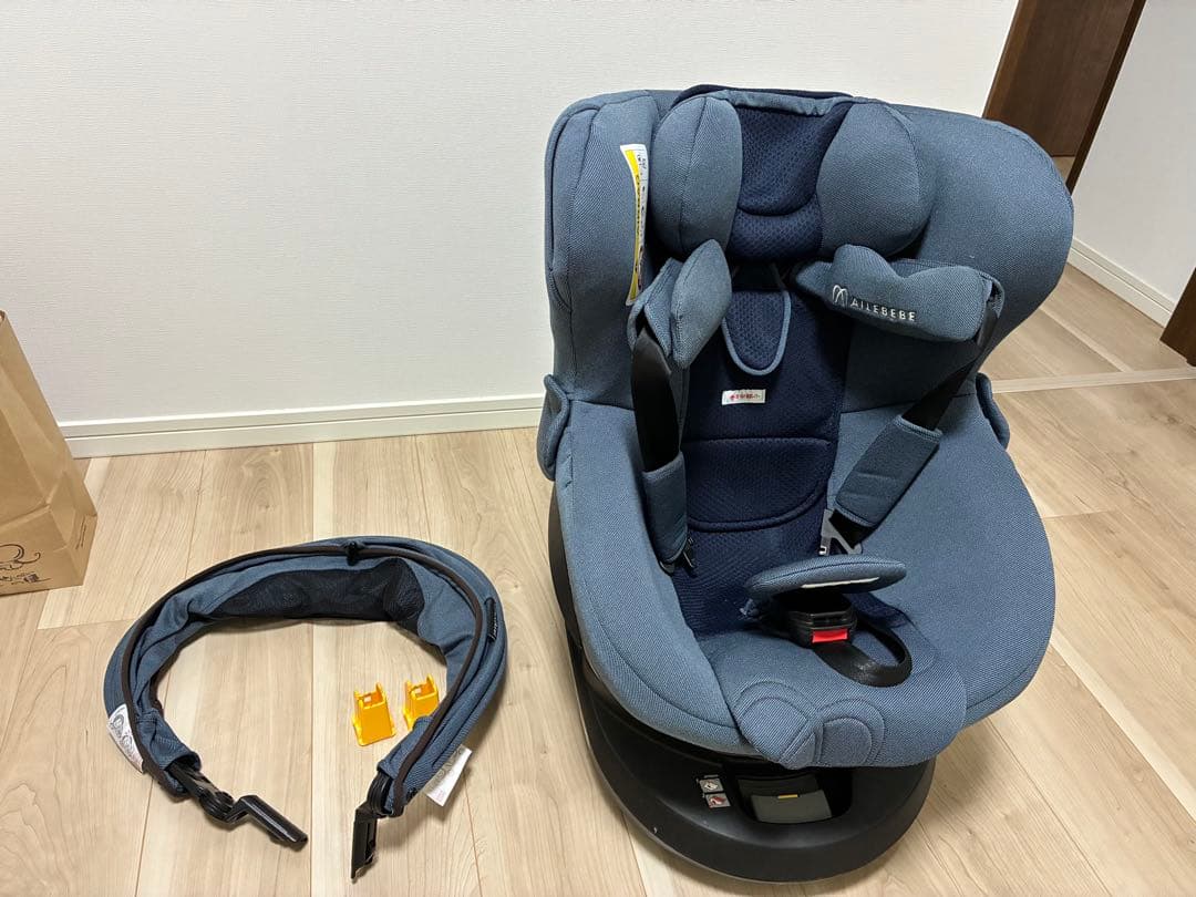 エールべべクルット5 Oui ISOFIX 　※おもちゃ付き、直接引き渡し