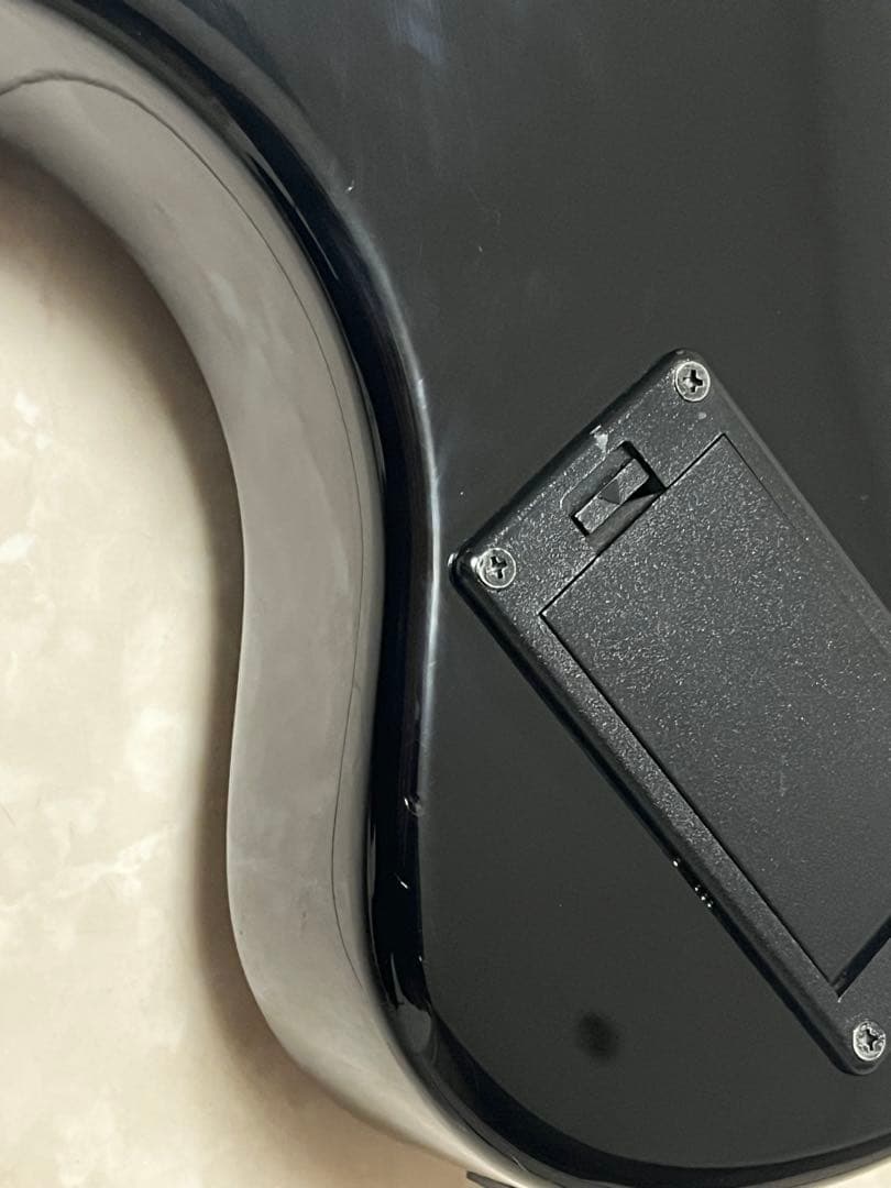 ZO-3【アンプ内蔵ミニエレキギター】ブラックカラー