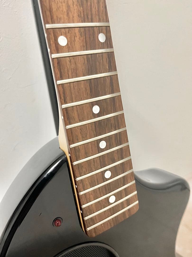 ZO-3【アンプ内蔵ミニエレキギター】ブラックカラー