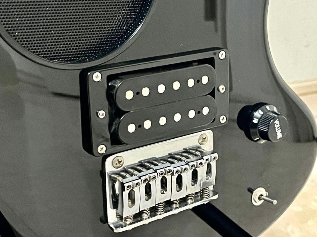 ZO-3【アンプ内蔵ミニエレキギター】ブラックカラー