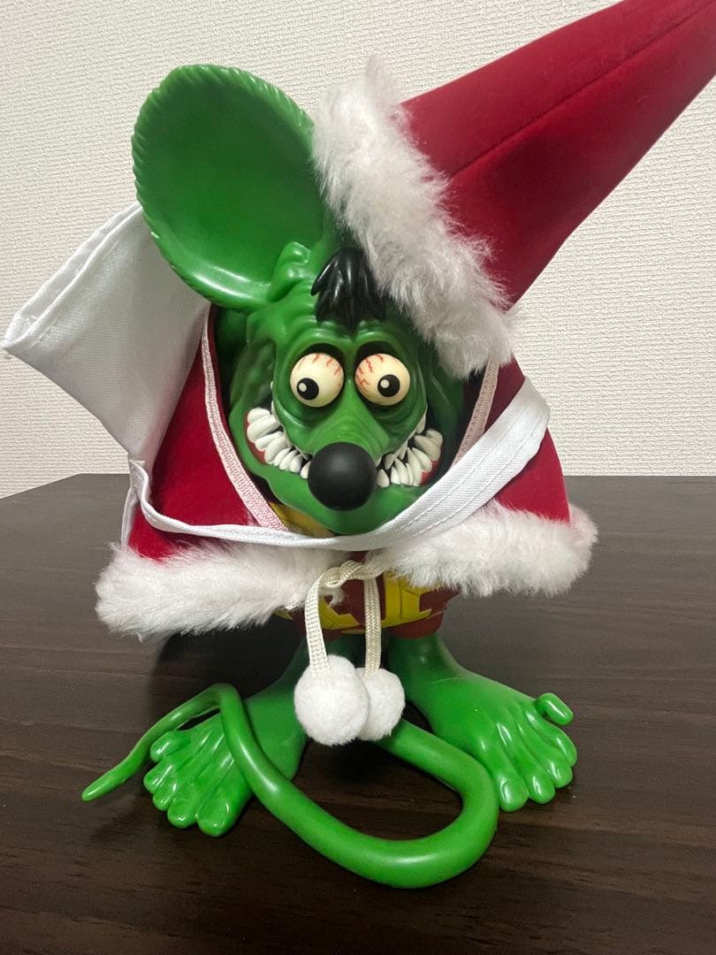 Rat Fink Doll サンタコスチューム付き