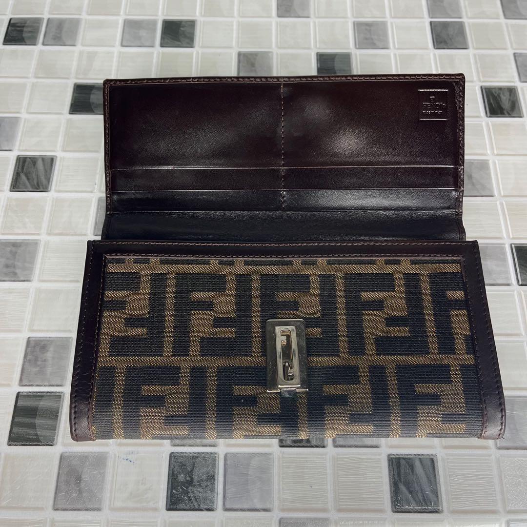 美品 FENDI フェンディ ズッカ柄 長財布 二つ折り財布