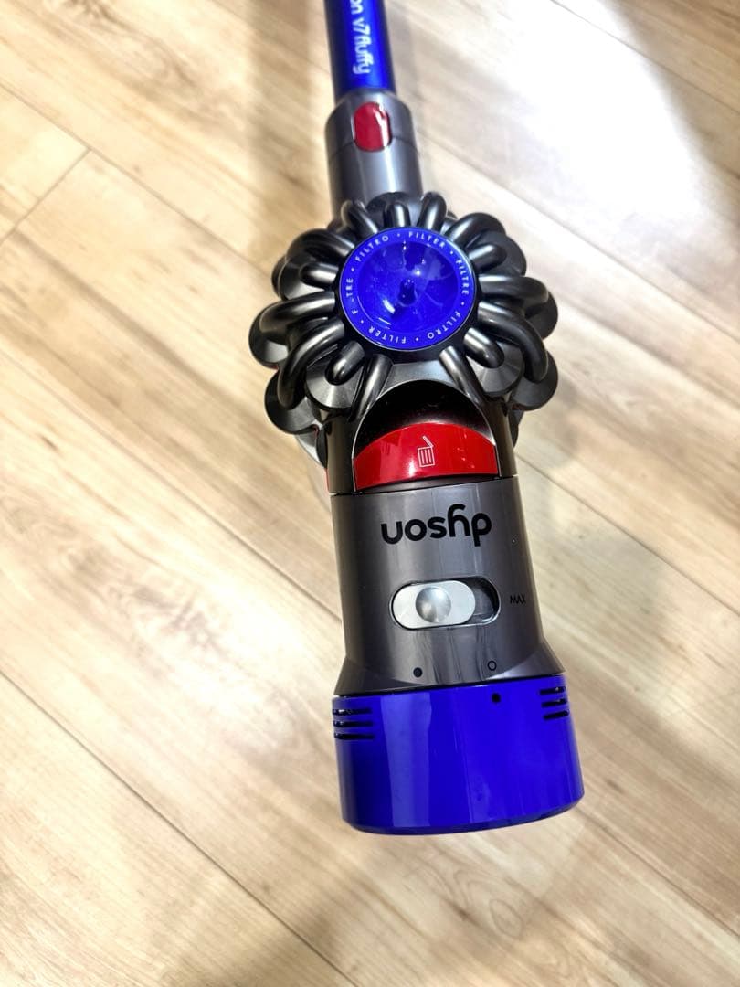 Dyson v7 fluffy コードレス掃除機