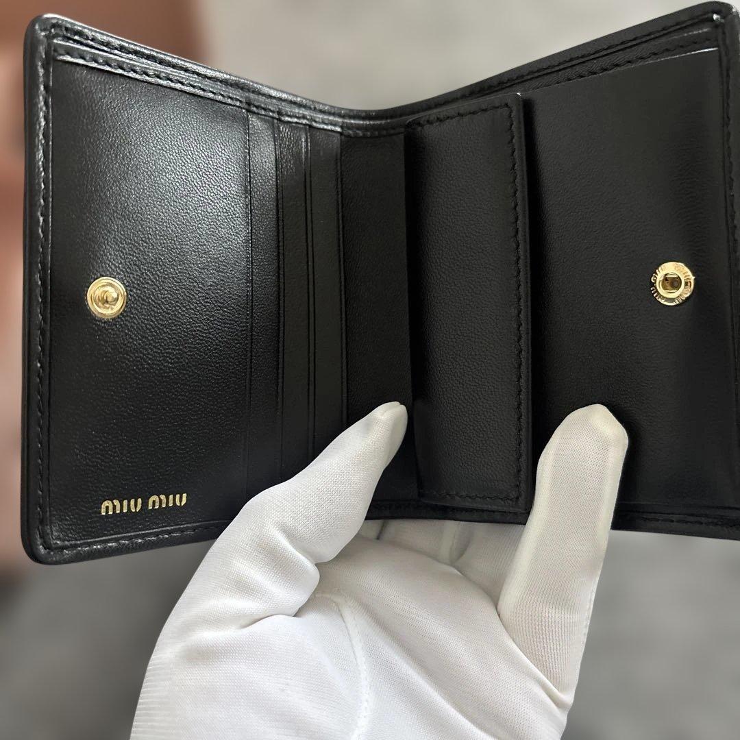 miu miu マテラッセブラック 二つ折り財布