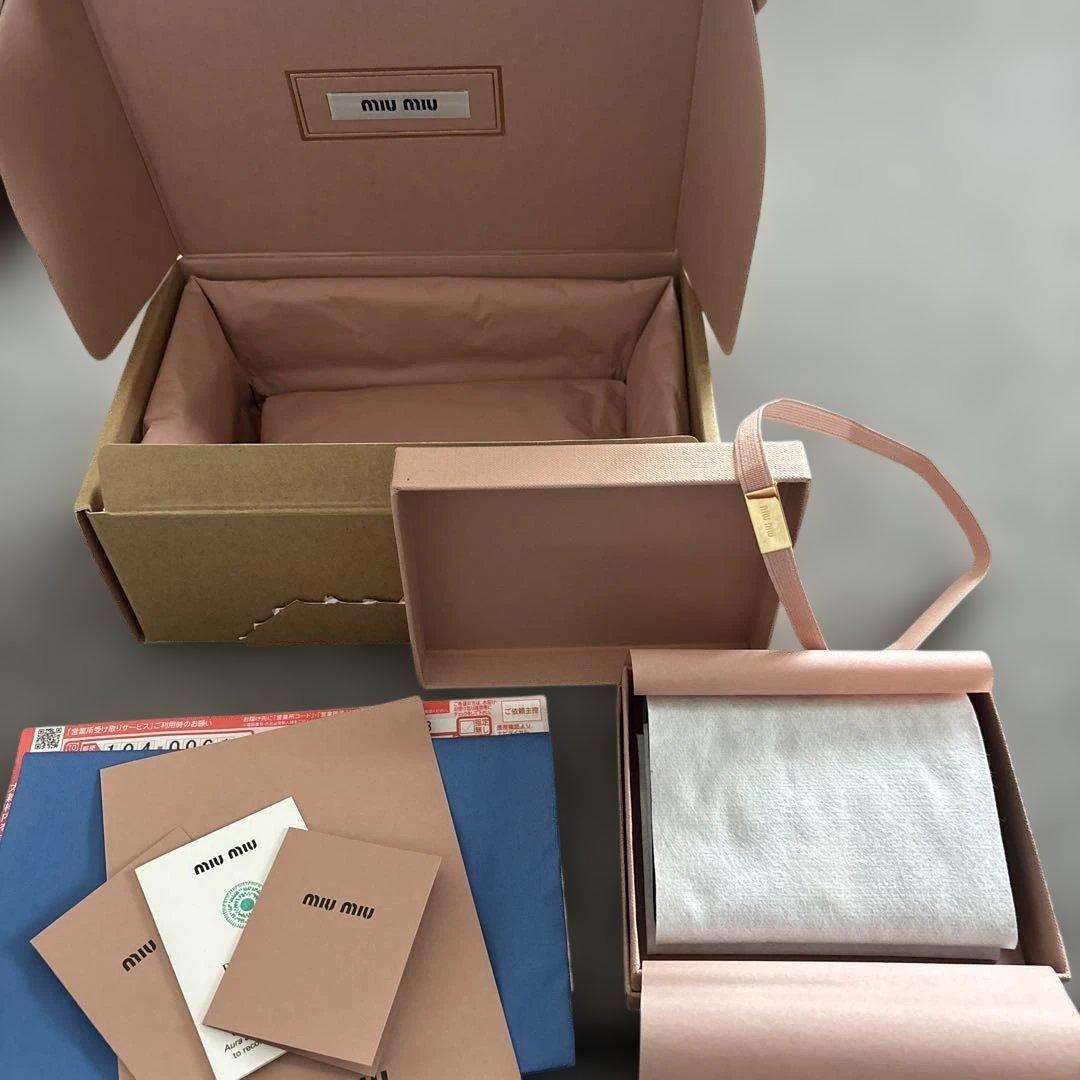 miu miu マテラッセブラック 二つ折り財布