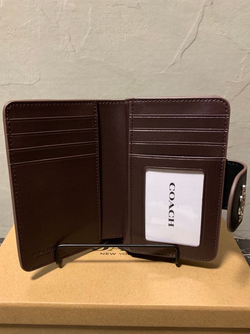 ✨️新品未使用✨COACH ブラック 二つ折り財布