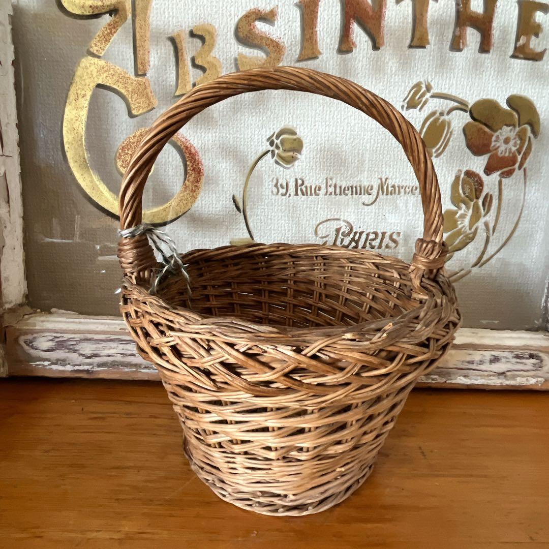 可愛い深めの手付きパニエ