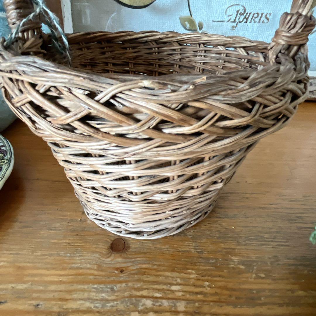 可愛い深めの手付きパニエ