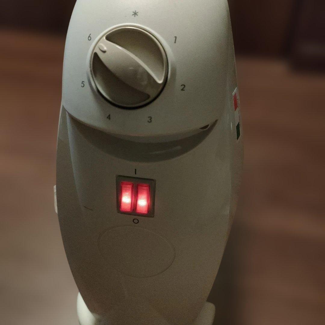 DeLonghi オイルヒーター ホワイトTRN0808C