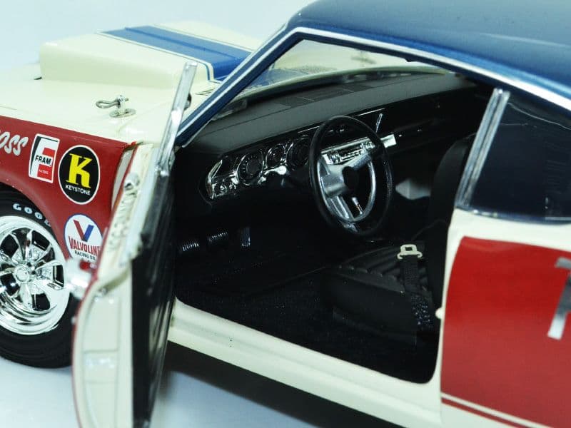 ハイウェイ61　1:18 1978　プリマス・バラクーダ - ソックス&マーチン