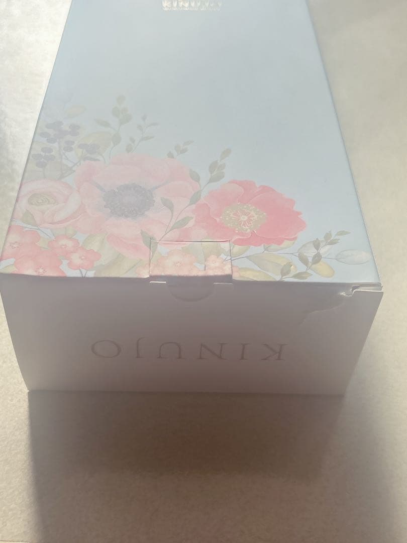 ☆1度のみ使用☆KINUJO 絹女 ストレートアイロン　ホワイト