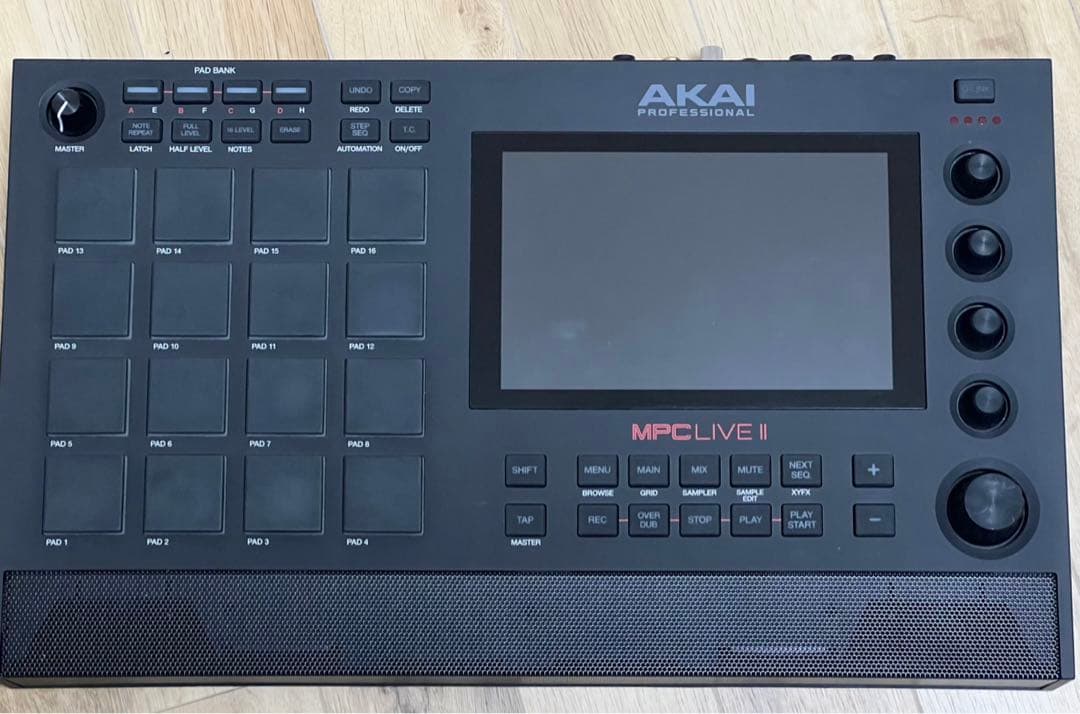【美品】AKAI MPC LIVE II – 1TB SSD拡張＆専用ケース付き