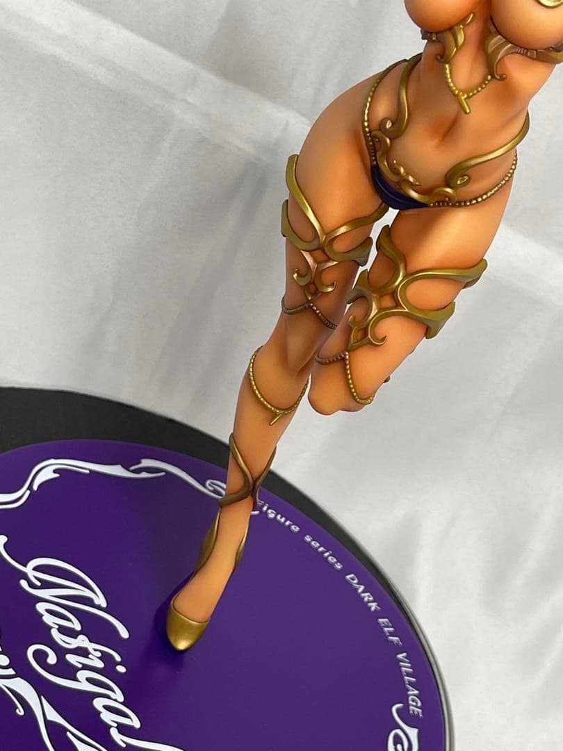 【ほぼ新品】ヴェルテクス ダークエルフ村 ナティガル フィギュア