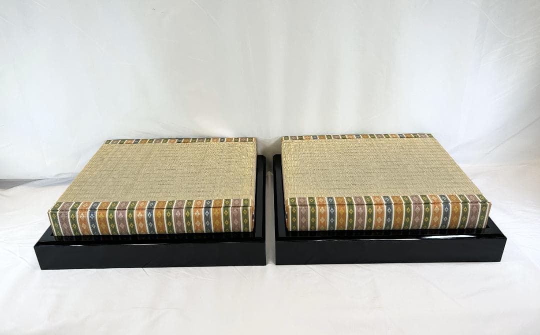 r7-3-10-18 親王台　極上7番　木製京式　黒塗艶有　飾り台　玉台　雛道具